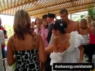 妓女 咂 和 他妈的 在 一 婚礼