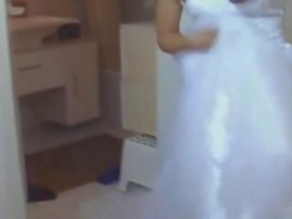 Adolescent w jej ślub sukienka pieprzony ciężko