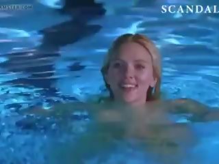 Scarlett johansson meztelen -ban úszás medence - scandalplanet