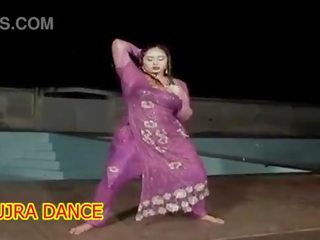 Nouveau mujra en pluie humide