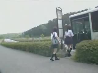 Ιαπωνικό darling και maniac σε λεωφορείο ταινία