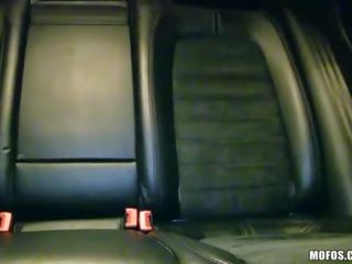 Sedusive Lola Taylor fucks at the backseat