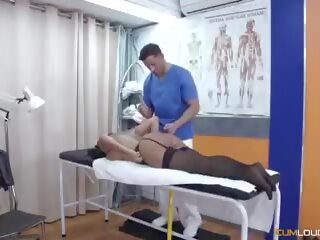 Y khoa practitioner x xếp hạng phim với bịnh nhân