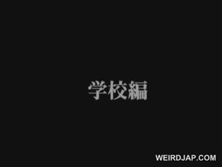 Азіатська школа милашка в канати блимає пизда під спідницею в клас