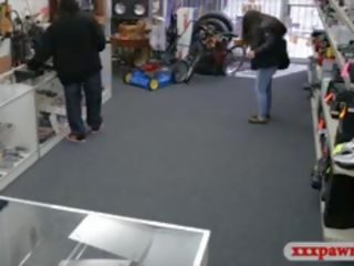 Couple Bitches Try To Steal And Slammed At The Pawnshop