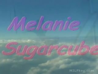 Melanie sugarcube - drzý latinskoamerické mama struts ju vec