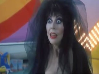 Cassandra peterson elvira lassie a a sötét