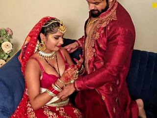 Ekstreme e egër dhe e pisët dashuria duke e bërë me një newly i martuar desi çift honeymoon pamje tani indiane i rritur kapëse