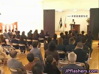 Japānieši stunner laikā graduation