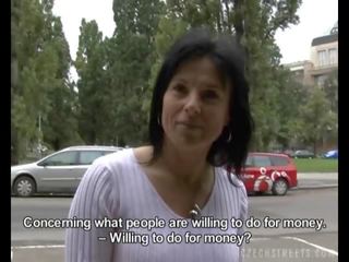 Cseh utcák - lenka erdő szopás videó