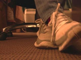 Nike mugt sneaker strokes hand crushing full video