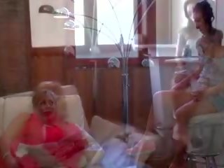 Auntie pjäser med henne niece, fria aunties kön 69