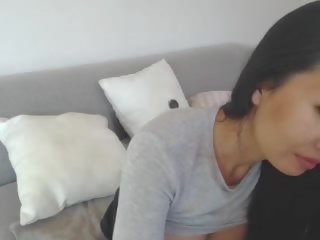 Allettante asiatico leilee webcam canzonatura su il divano: gratis xxx clip 0e