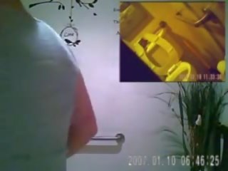Piilumine kaamera sisse vannituba kohta aasia cafe sisse socal
