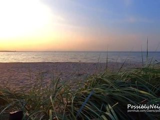 Betrapt op de strand door vreemdeling [public blowjob]