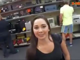 Amateur College young woman Fucked By Pawn Man At The Pawnshop