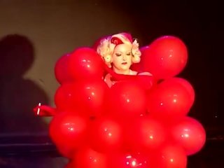 Cabaret burlesque vies martini baloon