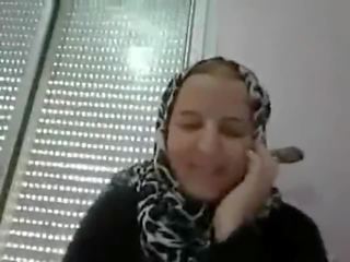 Arab mama murdar vorbi