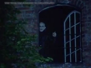 Nosferatu vampyr bites oskuld flicka, fria vuxen video- f2