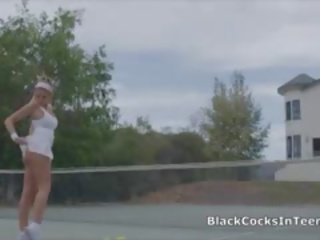 Bigtit suger bbc på tennis domstol